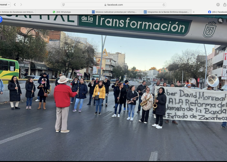Integrantes de la Banda de Música bloquearon bulevar; rechazan el nuevo reglamento interno